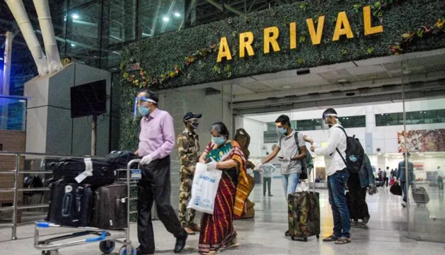 ବ୍ରିଟେନ୍ ପରେ ନରମିଲା ଭାରତ । ହଟିଲା ୧୦ ଦିନିଆ ସଙ୍ଗରୋଧ ନିୟମ ।