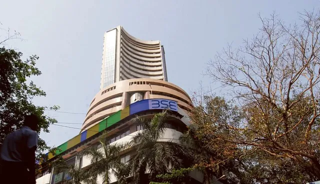 ଖସିଲା ସେନସେକ୍ସ, ୪ ଲକ୍ଷ, ୮୦ ହଜାର କୋଟି ହରାଇଲେ ନିବେଶକ । ୬ ମାସ ଭିତରେ ସେୟାର ବଜାରରେ ସବୁଠାରୁ ବଡ ହ୍ରାସ ।