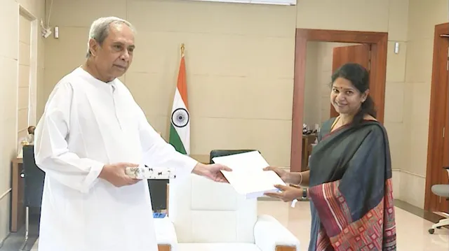 ମୁଖ୍ୟମନ୍ତ୍ରୀଙ୍କୁ ନବୀନଙ୍କୁ ଭେଟିଲେ କାନିମୋଝୀ: ହସ୍ତାନ୍ତର କଲେ ଷ୍ଟାଲିନଙ୍କ ଚିଠି, ନିଟ୍ ପରୀକ୍ଷା ବିରୋଧରେ ଏକଜୁଟ ହେବାକୁ ଅନୁରୋଧ