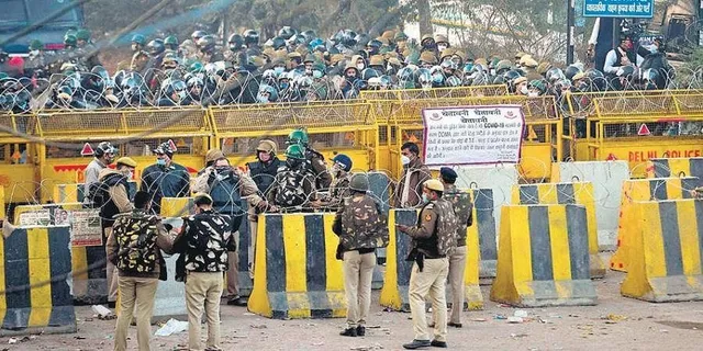 ସିଂଘୁ ବର୍ଡରରେ ଅଭାବନୀୟ ଘଟଣା । ଚାଷୀଙ୍କ ଆନ୍ଦୋଳନସ୍ଥଳରେ ମିଳିଲା ଯୁବକଙ୍କ ମୃତଦେହ, ହାତ କାଟି ବ୍ୟାରିକେଡରେ ଟାଙ୍ଗିଛନ୍ତି ଦୁବୃର୍ତ୍ତ ।