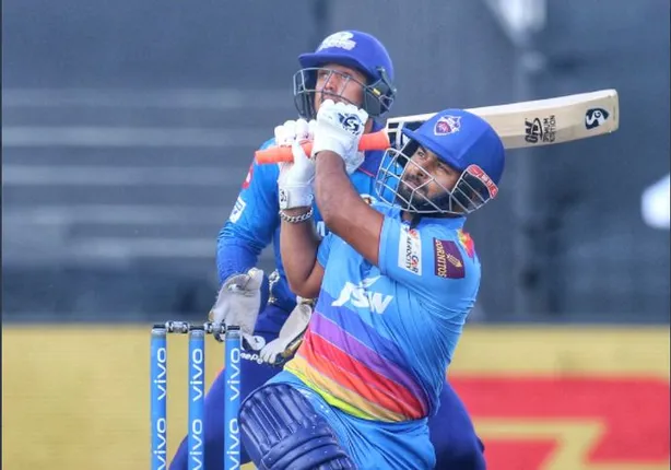 ଦମ ଦେଖାଇଲା ଦିଲ୍ଲୀ: ୪ ୱିକେଟରେ ଡିପେଣ୍ଡିଂ ଚାମ୍ପିୟନ ମୁମ୍ବାଇକୁ ଦେଲା ମାତ୍