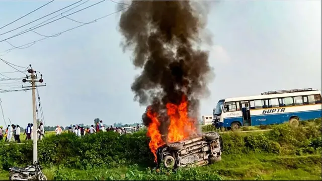 ୟୁପି ହିଂସାକାଣ୍ଡକୁ ନେଇ ରାଜନୀତି: ଉତ୍ତର ପ୍ରଦେଶରେ ଅନ୍ୟଦଳର ରାଜନେତାଙ୍କୁ ପ୍ରବେଶ ଉପରେ କଟକଣା ପରେ ଯୋଗୀଙ୍କୁ ସମାଲୋଚନା 