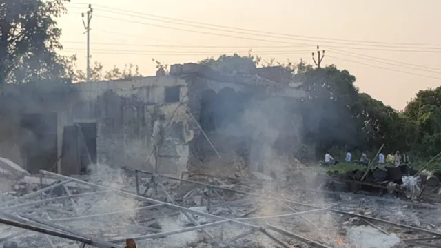 ବାଣ କାରଖାନାରେ ଭୟଙ୍କର ବିସ୍ଫୋରଣ । ୪ ଜଣଙ୍କର ଚାଲିଗଲା ଜୀବନ, ୧୦ରୁ ଅଧିକ ଆହତ ।