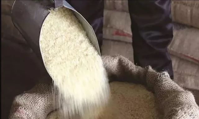 ମାର୍ଚ୍ଚ ମାସ ପର୍ଯ୍ୟନ୍ତ ଗରିବଙ୍କୁ ମାଗଣାରେ ମିଳିବ ରାସନ । ପ୍ରେସମିଟ କରି ସୂଚନା ଦେଲେ କେନ୍ଦ୍ରମନ୍ତ୍ରୀ ଅନୁରାଗ ଠାକୁର ।