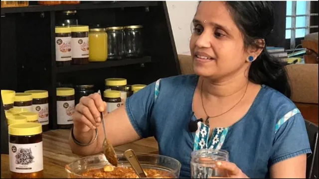 ଚାକିରି ମିଳିଲାନି... ଗୀତାଙ୍କୁ ମାସିକ ୪୦ ହଜାର ଟଙ୍କା ରୋଜଗାର ଦେଉଛି ସ୍ୱାଦିଷ୍ଟ ଅଣ୍ଡା ଚାଟ୍