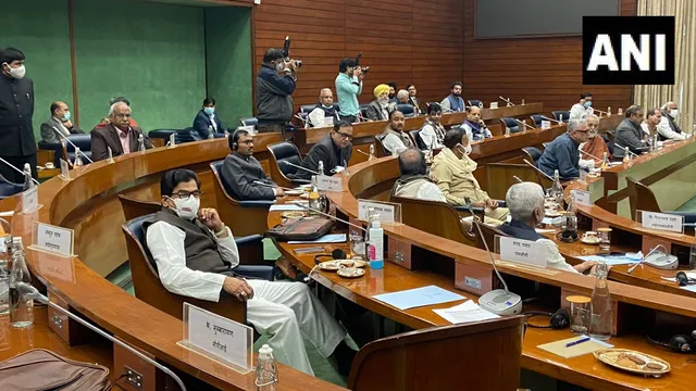 ଶୀତକାଳୀନ ଅଧିବେଶନ ପୂର୍ବରୁ ସର୍ବଦଳୀୟ ବୈଠକ ।  ଯୋଗ ଦେଲେନି ପ୍ରଧାନମନ୍ତ୍ରୀ, ବୈଠକକୁ ‘ଆପ୍’ର ବହିଷ୍କାର