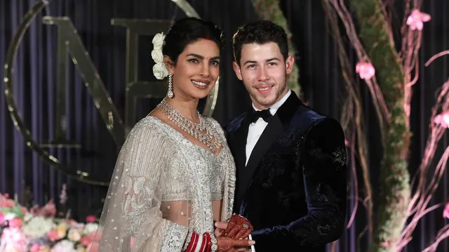 ପ୍ରିୟଙ୍କା ଚୋପ୍ରାଙ୍କ ହାତ ଛାଡିବେ କି ନିକ୍ ? କ’ଣ କହିଲେ ପ୍ରିୟଙ୍କାଙ୍କ ମା’