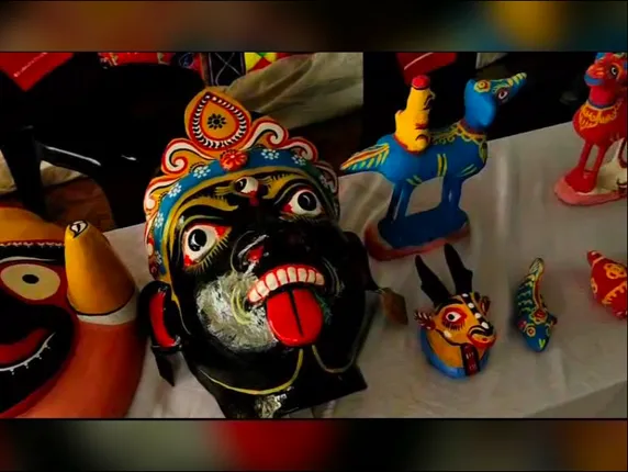 ଚର୍ଚ୍ଚାରେ ଗଞ୍ଜାମ ଖଲ୍ଲିକୋଟ ବ୍ଲକ କୈରାସି ଗ୍ରାମର କଳା ନିକେତନ: ଦିଆଯାଉଛି ପଟ୍ଟଚିତ୍ର ସହ ବିଭିନ୍ନ ହସ୍ତକଳାର ପ୍ରଶିକ୍ଷଣ