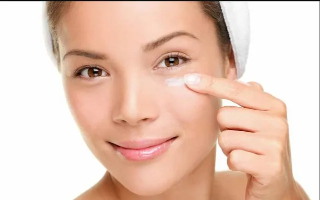 ଆଖି ତଳେ ପଡୁଛି କି କଳା ଦାଗ? ଆପଣାନ୍ତୁ ଏହି ଘରୋଇ ଉପଚାର ।