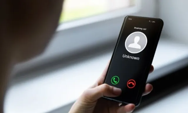 ଗୁଗୁଲ୍‌ରେ କଷ୍ଟମର୍ କେୟାର ନମ୍ବର ଖୋଜୁଥିଲେ ସାବଧାନ ! ନ ହେଲେ ହୋଇପାରନ୍ତି ଠକେଇର ଶିକାର, ଜାଣନ୍ତୁ ଏଥିରୁ ବର୍ତ୍ତିବେ କିପରି ?