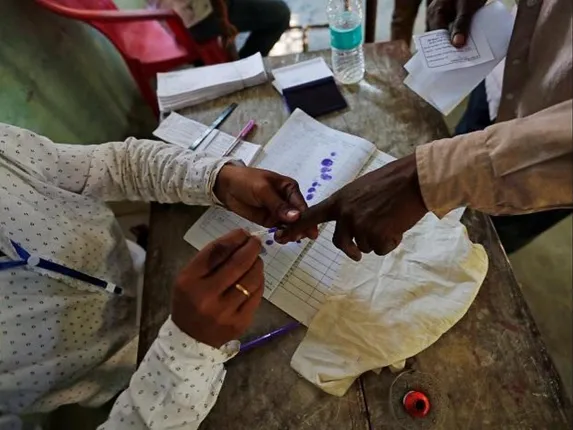 ଏଥର ସ୍ୱାଭିମାନ ଅଞ୍ଚଳରେ ପଡିବ ଭୋଟ । ପଞ୍ଚାୟତ ନିର୍ବାଚନ ପାଇଁ ମାଲକାନଗିରିର ସ୍ୱାଭିମାନ ଅଞ୍ଚଳ ବୁଲିଲେ ଜିଲ୍ଲାପାଳ ଓ ଏସପି ।