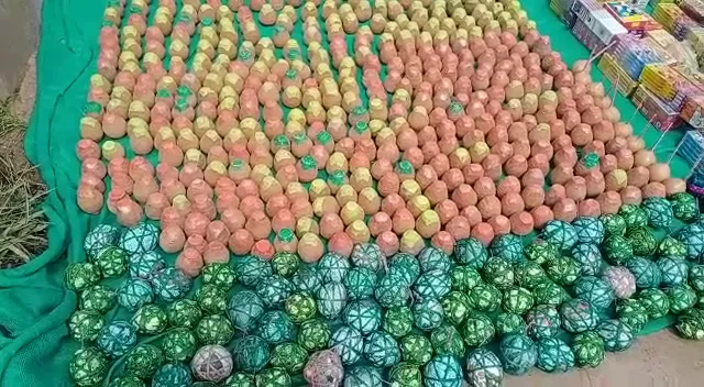 କଟକରୁ ପୁଣି ଜବତ ହେଲା ୫ ଲକ୍ଷ ଟଙ୍କାରୁ ଅଧିକ ବେଆଇନ ବାଣ, ଜଣେ ଅଟକ