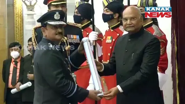 ରାଷ୍ଟ୍ରପତିଙ୍କ ଦ୍ୱାରା ସମ୍ମାନିତ ହେଲେ ଓଡ଼ିଆ ବାୟୁସେନା ଅଧିକାରୀ ଦିଲ୍ଲୀପ ପଟ୍ଟନାୟକ