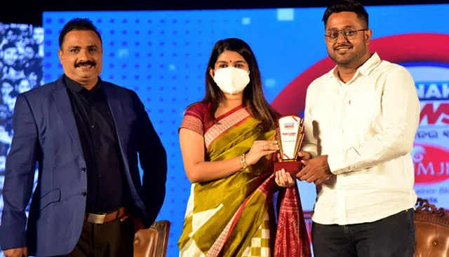 ବାପା ଆମକୁ ରାଜନୀତିରୁ ଦୂରେଇ ରଖୁଥିଲେ, ରାଜନୀତିକୁ କେବେ ଆସିବି ବୋଲି ଭାବିନଥିଲି । ମଞ୍ଚ ଉପରେ ମହାରଥୀଙ୍କୁ ମନେ ପକାଇଲେ ରୁଦ୍ର ।