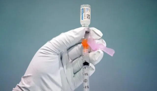 କେବେ ମିଳିବ ବୁଷ୍ଟର ଡୋଜ୍? ଓମିକ୍ରନ୍ ଭାରିଆଣ୍ଟର ଭୟ ଭିତରେ ସଂସଦରେ ସରକାରକୁ ବିରୋଧୀଙ୍କ ପ୍ରଶ୍ନ...