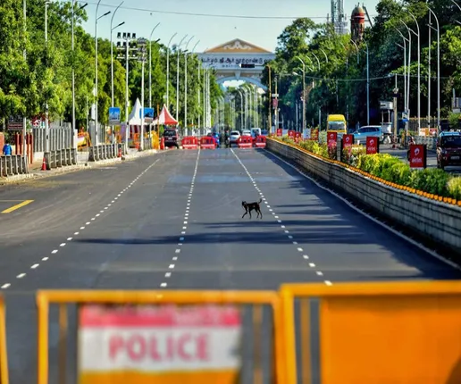 ଦ୍ରୁତ ଗତିରେ ମାଡୁଛି କରୋନା । ରବିବାର ସମ୍ପୂର୍ଣ୍ଣ ଲକଡାଉନ୍ ରହିବ ଏହି ରାଜ୍ୟ