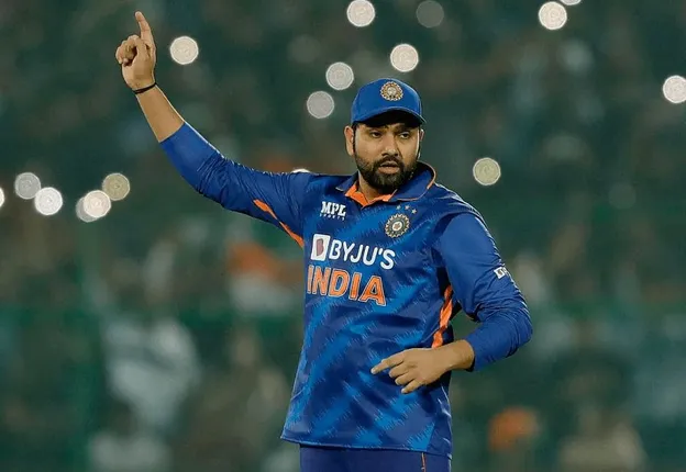 ୱେଷ୍ଟଇଣ୍ଡିଜ୍ ବିପକ୍ଷ ଦିନିକିଆ ଓ ଟି-୨୦ ସିରିଜ୍ ପାଇଁ ଘୋଷଣା ହେଲା ଭାରତୀୟ ଦଳ । ଦେଖନ୍ତୁ, ଦଳରେ ସ୍ଥାନ ପାଇଲେ କେଉଁ କେଉଁ ଖେଳାଳି?