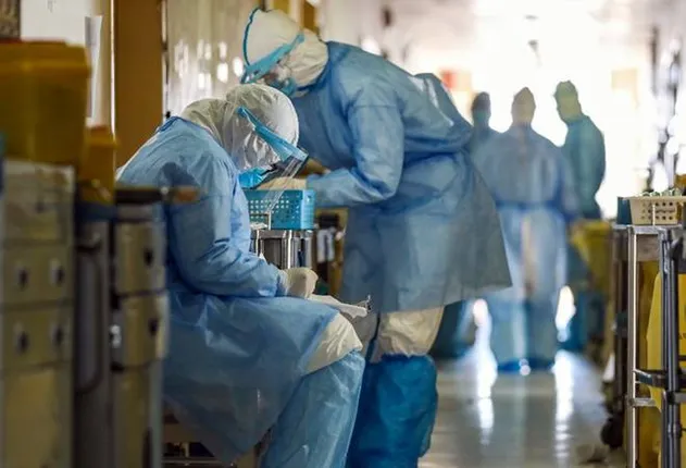 ନିଆଁ ଭଳି ବ୍ୟାପୁଛି କରୋନା । ଗତ ୪ ଦିନରେ ମହାରାଷ୍ଟ୍ରରେ ୩୩୮ ଜଣ ଡାକ୍ତର କରୋନାରେ ସଂକ୍ରମିତ ହୋଇଥିବା ସୂଚନା ।