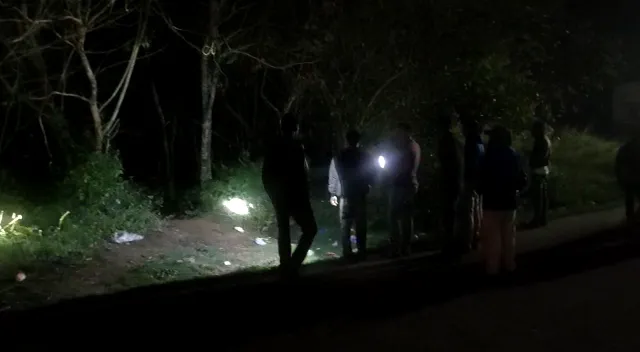 ଜିଲ୍ଲା ମୁଖ୍ୟ ଚିକିତ୍ସାଳୟ ପରିସରରେ ବୁଲୁଛି ହାତୀ ! ଆତଙ୍କିତ ହେଲେ ଲୋକେ । 