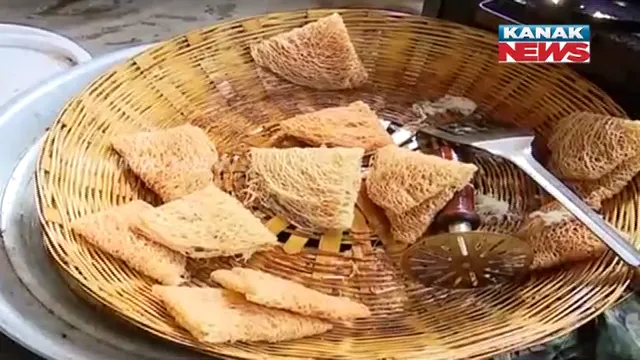 ପଶ୍ଚିମ ଓଡ଼ିଶାର ପାରମ୍ପରିକ ମିଠା ସରସତିଆ । ପ୍ରସ୍ତୁତ କରି ବ୍ୟବସାୟ କରୁଛନ୍ତି ଏସଏଚଜି ମହିଳା