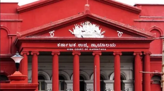 ହିଜାବ ବିବାଦ ଉପରେ କର୍ଣ୍ଣାଟକ ହାଇକୋର୍ଟଙ୍କ ଗୁରୁତ୍ୱପୂର୍ଣ୍ଣ ରାୟ, ଶିକ୍ଷାନୁଷ୍ଠାନରେ ଧାର୍ମିକ ପୋଷାକକୁ ନେଇ କହିଲେ ଏଭଳି କଥା
