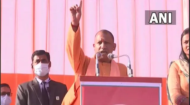 ‘ହିଜାବ’ପ୍ରସଙ୍ଗରେ ନିର୍ବାଚନୀ ସଭାରେ ମତ ରଖିଲେ ଯୋଗୀ ଆଦିତ୍ୟନାଥ, କହିଲେ ଏଭଳି କଥା