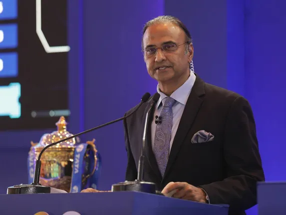 ସଙ୍କଟମୋଚକ ଚାରୁ ଶର୍ମା । କମ ସମୟ ମଧ୍ୟରେ ମହାନିଲାମୀରେ ସାମିଲ ହେଲେ, ଯାହାଙ୍କ ପାଇଁ ଫ୍ରାଞ୍ଚାଇଜ ବଜାଇଲେ ତାଳି ।