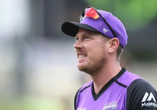 ଅଷ୍ଟ୍ରେଲୀୟ ଅଲରାଉଣ୍ଡର ଜେମ୍ସ ଫକନରଙ୍କୁ ଟଙ୍କା ଦେଲାନି ପାକିସ୍ତାନ । ଅଧାରୁ ଛାଡିଲେ ପାକିସ୍ତାନ ସୁପର ଲିଗ୍ ।