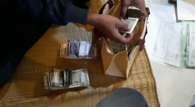 ଭିଜିଲାନ୍ସ ଜାଲରେ ସମଲେଶ୍ୱରୀ ଦୁଗ୍ଧ ସଂଘର ଡେପୁଟୀ ମ୍ୟାନେଜର  : ଏକକାଳୀନ ୪ଟି ସ୍ଥାନରେ ଭିଜିଲାନ୍ସର ରେଡ୍