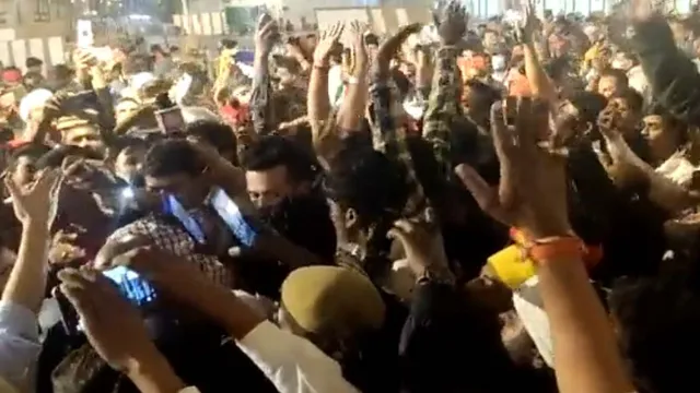 କାଉଣ୍ଟିଙ୍ଗ ଆରମ୍ଭରୁ ବିଶୃଙ୍ଖଳା । ଇଭିଏମ ମେସିନକୁ ନେଇ ବିବାଦ । ବାରାଣସୀରେ ସମାଜବାଦୀ ପାର୍ଟି କର୍ମୀଙ୍କ ବିରୋଧ ।