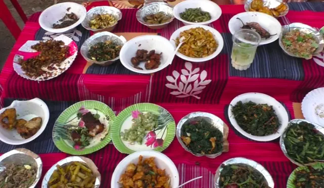 ମନ ଜିଣିନେଲା ଜିଲ୍ଲାସ୍ତରୀୟ ସ୍କାଉଟ ଗାଇଡ ଷ୍ଟଲର ଖାଦ୍ୟ ଉତ୍ସବ । ୩୦୦ରୁ ଅଧିକ ବ୍ୟଞ୍ଜନ ପ୍ରସ୍ତୁତ କଲେ ଛାତ୍ରଛାତ୍ରୀ, ନିଜେ ଖାଇଲେ, ଲୋକଙ୍କୁ ଖୁଆଇଲେ ।