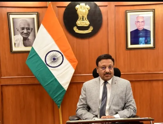 ଦାୟିତ୍ୱ ନେଲେ ମୁଖ୍ୟ ନିର୍ବାଚନ କମିଶନର ରାଜୀବ କୁମାର। ୨୦୨୫ ଯାଏ ଦାୟିତ୍ୱରେ ରହିବେ।