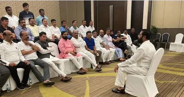 ‘ଆମ ବିଧାୟକଙ୍କୁ ଅପହରଣ କରାଯାଇଛି’ । ବିଦ୍ରୋହୀ ବିଧାୟକଙ୍କ ପ୍ରଥମ ଫଟୋ ସାମ୍ନାକୁ ଆସିବା ପରେ କହିଲେ ସଞ୍ଜୟ ରାଉତ