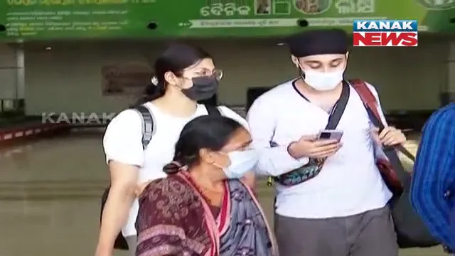ଭୁବନେଶ୍ୱର ଏୟାରପୋର୍ଟରୁ ପ୍ରେମୀ ଯୁଗଳଙ୍କୁ ଉଠାଇନେଲା ପୋଲିସ: ଉଭୟଙ୍କୁ ଏୟାରପୋର୍ଟରେ ଜଗିଥିଲେ ପରିବାର ଲୋକ