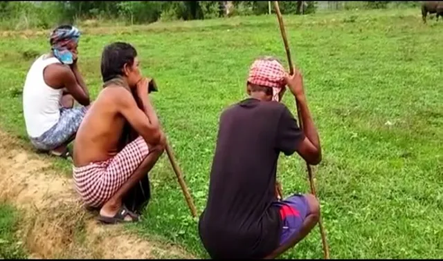 ଜୁନ୍ ସରି ଜୁଲାଇ ହେଲାଣି ବର୍ଷାର ଦେଖା ନାହିଁ। ମୌସୁମୀର ଲୁଚକାଳି ଖେଳ ଯୋଗୁଁ ଆଷାଢରେ ମାଟି ଫାଟି କରିଛି ଆଁ।