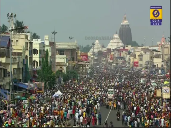 ରଥଯାତ୍ରାର ଜନସମୁଦ୍ର ବଢାଇପାରେ କରୋନା ସଂକ୍ରମଣ। ଭକ୍ତଙ୍କ ମୁହଁର ନଥିଲା ମାସ୍କ।