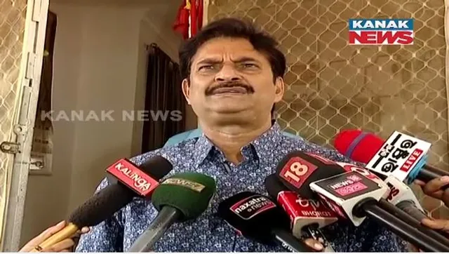 ସାମ୍ବାଦିକଙ୍କୁ ସ୍କୁଲ ମନା ପ୍ରସଙ୍ଗ: ସ୍ପଷ୍ଟିକରଣ ରଖିଲେ ଗଣଶିକ୍ଷାମନ୍ତ୍ରୀ। ବରିଷ୍ଠ ସାମ୍ବାଦିକ, ବିଭିନ୍ନ ଦଳର ନେତା ରଖିଲେ ପ୍ରତିକ୍ରିୟା।