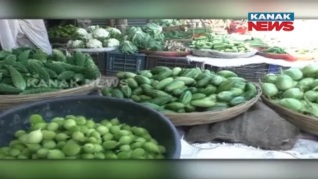 ମହାନଦୀରେ ବଡ଼ ବନ୍ୟା ଆସିବା ପରେ ପ୍ରଭାବିତ ଚାଷୀକୂଳ: ପରିବା ଦର ଆକାଶ ଛୁଆଁ, ୫୦୦ ଟଙ୍କାରେ ପୁରୁନି ବ୍ୟାଗ