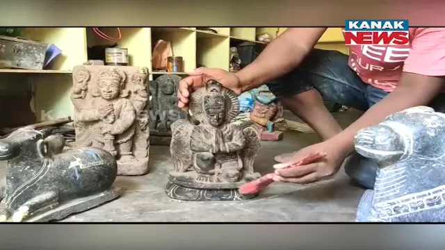 ବୁଡ଼ି ଯିବ କି ପଥର କାରିଗରଙ୍କ କୂଳ ବେଉସା? କଞ୍ଚା ମାଲ ଅଭାବରୁ ନିଜର ବୃତ୍ତିଠାରୁ ଦୂରେଇ ଗଲେଣି ମୂର୍ତି କାରିଗର