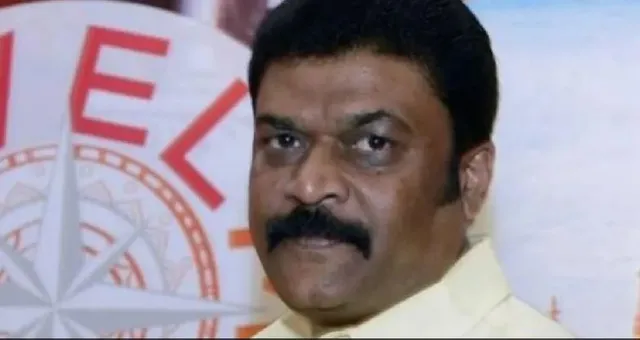 ଦୀପାବଳିରେ ମହଙ୍ଗା ଉପହାର ଦେଇ ଚର୍ଚ୍ଚାରେ କର୍ଣ୍ଣାଟକର ମନ୍ତ୍ରୀ। ଉପହାର ଡବାରେ ୧ ଲକ୍ଷ ଟଙ୍କା, ୧ କିଲୋ ରୂପା, ୧୪୪ ଗ୍ରାମ ସୁନା।