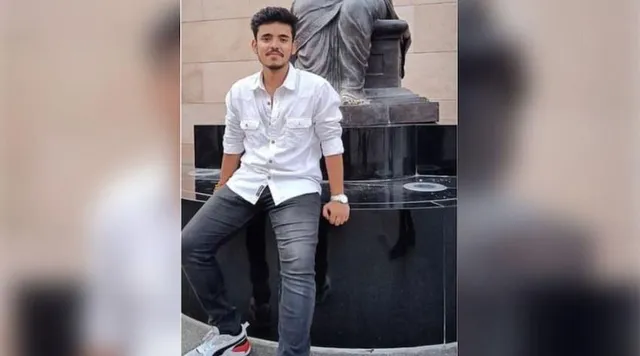 ସ୍ୱିଚ୍ ଟିପିଲେ, ଡୋର୍ ଖୋଲିଲା ହେଲେ ଲିଫ୍ଟ ଆସିଲାନି: ୧୧ ମହଲାରୁ ଖସିପଡି ପ୍ରାଣ ହରାଇଲେ ଯୁବକ ।