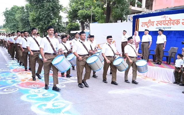 ବିଜୟାଦଶମୀ ପାଳନ କଲା ଆରଏସଏସ : ସଙ୍ଗଠନ କାର୍ଯ୍ୟକ୍ରମରେ ପ୍ରଥମ ଥର ପାଇଁ ମୁଖ୍ୟ ଅତିଥି ଭାବରେ ଯୋଗଦେଲେ ମହିଳା