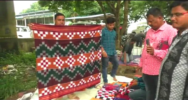 ରାଜ୍ୟକୁ ବିଦେଶରେ ପରିଚୟ ଦେଇଛି ସମ୍ବଲପୁରୀ ହସ୍ତତନ୍ତ, ୫ ଶହ ରୁ ଆରମ୍ଭ ହେଉଛି ସୁନ୍ଦର ଶାଢୀ