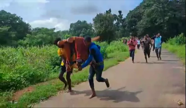 ଏବେବି ବଞ୍ଚିଛି ଅନ୍ଧବିଶ୍ୱାସ । ଗାଁରେ ହେଉଥିବା ମୃତ୍ୟୁକୁ ରୋକିବା ପାଇଁ ଦିଆଗଲା ବଳି