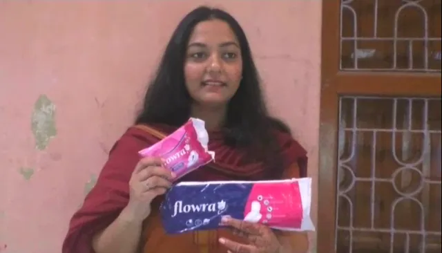 ଗାଁ ମହିଳାଙ୍କୁ ସଚେତନ କରିବା ପାଇଁ ଶିକ୍ଷତ ଯୁବତୀଙ୍କ ନିଆରା ଉଦ୍ୟମ । ସାନିଟାରୀ ପ୍ୟାଡ ବ୍ୟବସାୟ କରିବା ସହ ମହିଳା ଓ ଯୁବତୀଙ୍କୁ ମେଷ୍ଟ୍ରୁରାଲ ହାଇଜିନ୍  ବିଷୟରେ କରୁଛନ୍ତି ସଚେତନ