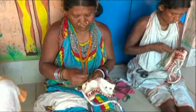 ନିୟମଗିରିର ଆଦିମ ଜନଜାତୀଙ୍କ ହାତ ତିଆରି ସାଲର ରହିଛି ସ୍ୱତନ୍ତ୍ର ଚାହିଦା । ଅଧିକ ଉତ୍ପାଦନ ଓ ବୁଣାକାରଙ୍କୁ ରୋଜଗାର ଯୋଗାଇଦେବାକୁ ଆଗେଇ ଆସିଛି ଡ଼ଙ୍ଗରିଆ କନ୍ଧ ଡ଼େଭଲେପମେଂଟ ଏଜେନ୍ସି