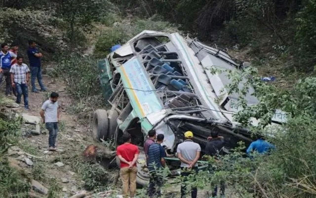 ଉତ୍ତରାଖଣ୍ଡରେ ବସ୍ ଦୁର୍ଘଟଣା, ୩୨ ଜଣ ଯାତ୍ରୀଙ୍କ ମୃତ୍ୟୁ : ଉଦ୍ଧାର କାର୍ଯ୍ୟରେ ପୋଲିସ ଓ ଏସଡିଆରଏଫ୍ ଟିମ୍ ସାମିଲ