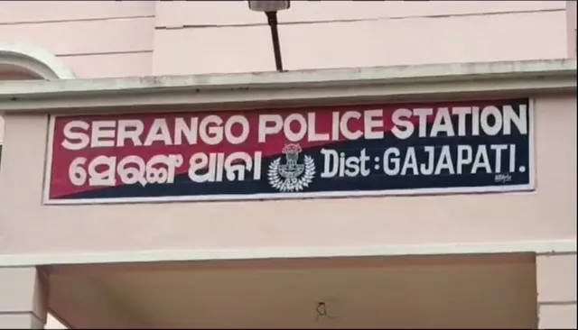 ଅଶ୍ଳୀଳ ଭିଡ଼ିଓ କଲ ଜାଲରେ ପଡିଛନ୍ତି ଯନ୍ତ୍ରୀ। ଯୁବତୀଙ୍କୁ ଭିଡ଼ିଓ କଲ କରି ୬ଲକ୍ଷ ଗଣିବା ପରେ ଥାନାରେ ଏତଲା।