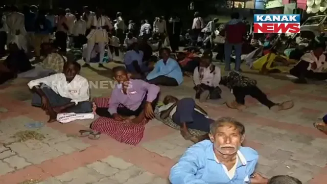 ନବନିର୍ମାଣ ସଙ୍ଗଠନର ଆନ୍ଦୋଳନ : ବାଲିଅନ୍ତା ହାଟରୁ ୨୦୦ରୁ ଅଧିକ କର୍ମୀଙ୍କୁ ରାତି ଅଧିଆ ଉଠାଇ ନେଲା ପୁଲିସ