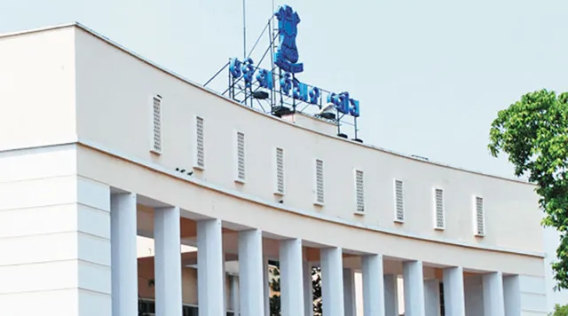 ବିଧାନସଭାରେ ବିରୋଧୀଙ୍କ ହୋ ହଲ୍ଲା । ଦିନ ୪ଟା ଯାଏଁ ଗୃହ ମୁଲତବୀ । 